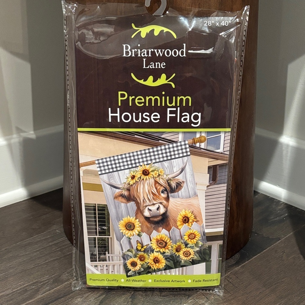Briarwood Lane Highland Cow premium house/porch outdoor flag, fade resistant - Picture 2 of 4